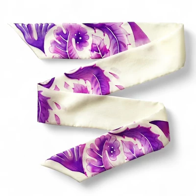 Twilly  lilás virág ornamentikás selyemsál